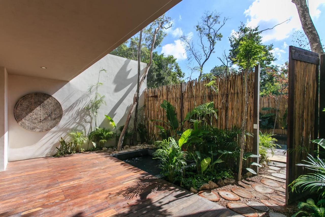 Appartement Eco-chic Design Wrapped In Nature's Elements By Stella Tulum