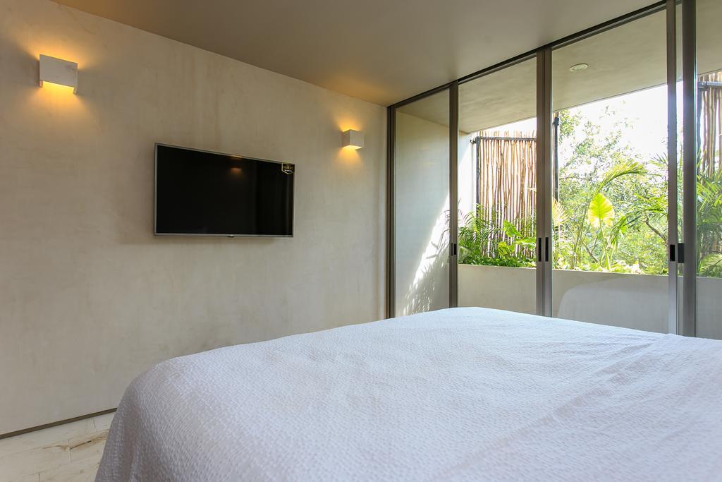 Appartement Eco-chic Design Wrapped In Nature's Elements By Stella Tulum